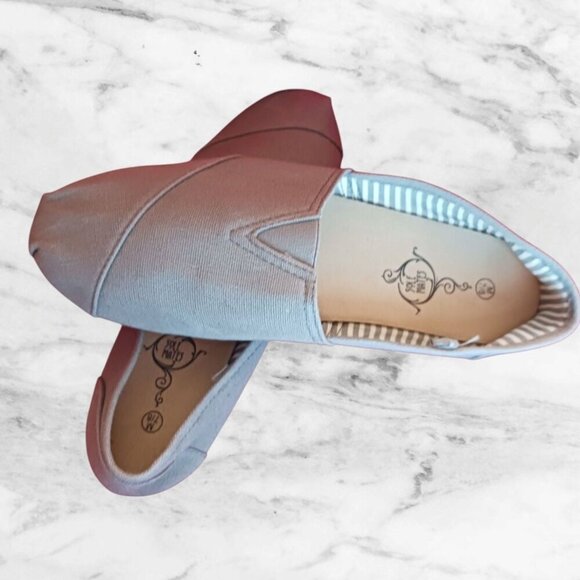 Sole Mates Womens Canvas Slip-On Shoes gray color Size M 7/8 - Picture 3 of 8